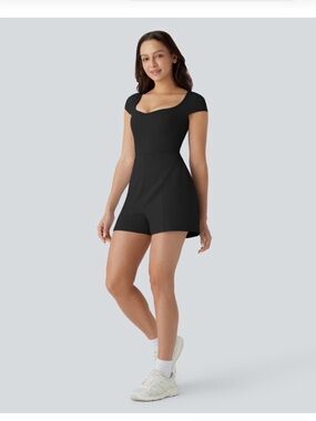 HALARA Black Scoop Neck Short Romper